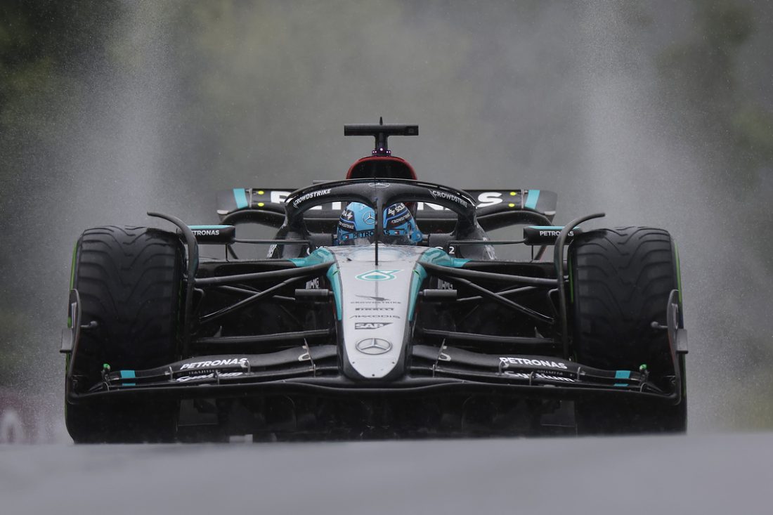 George Russell in actie op Spa-Francorchamps in 2024.
