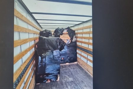 Ruim anderhalve ton illegaal vuurwerk in laadruimte