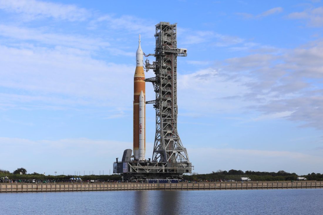 Artemis II-maanraket op lanceerplatform 39B