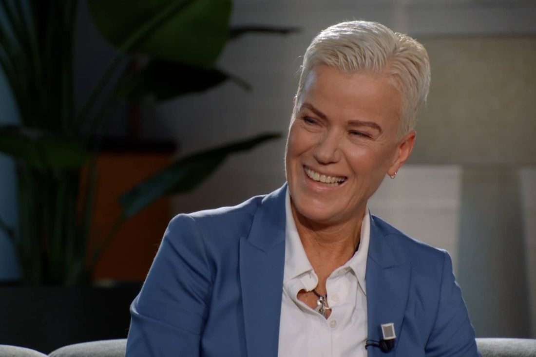 Ellie Lust tijdens NPO uitzending De Reünie