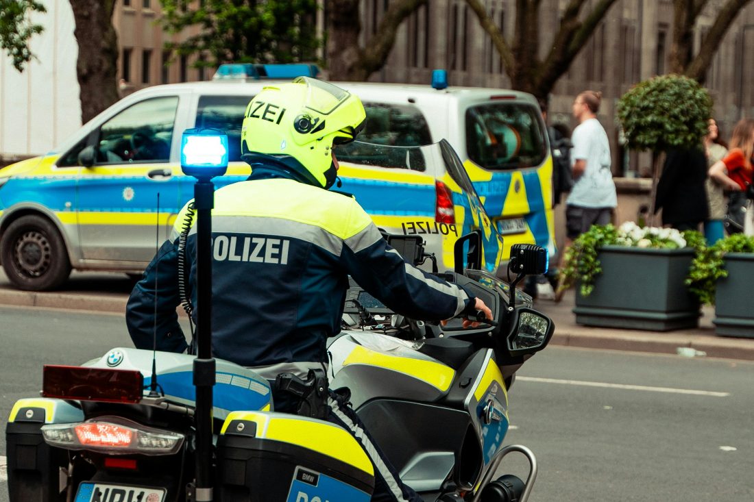 Duitse motoragent in de stad