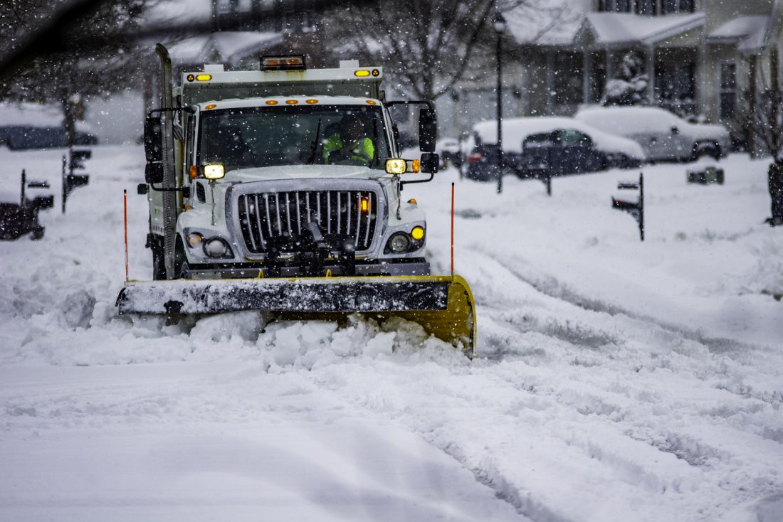 De sneeuwploegen van de counties staan drukke tijden te wachten