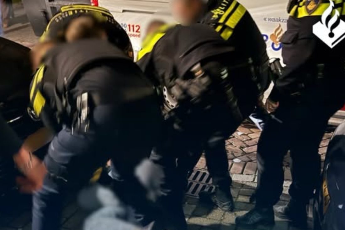 Politie houdt verdachte in bedwang