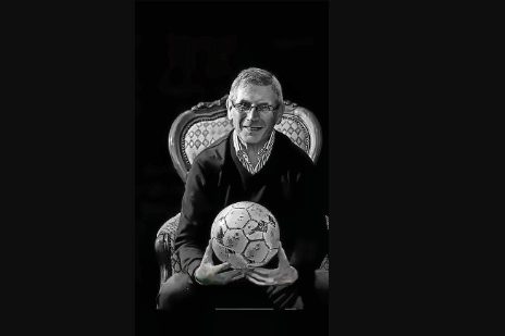 Tonny Roosken met voetbal